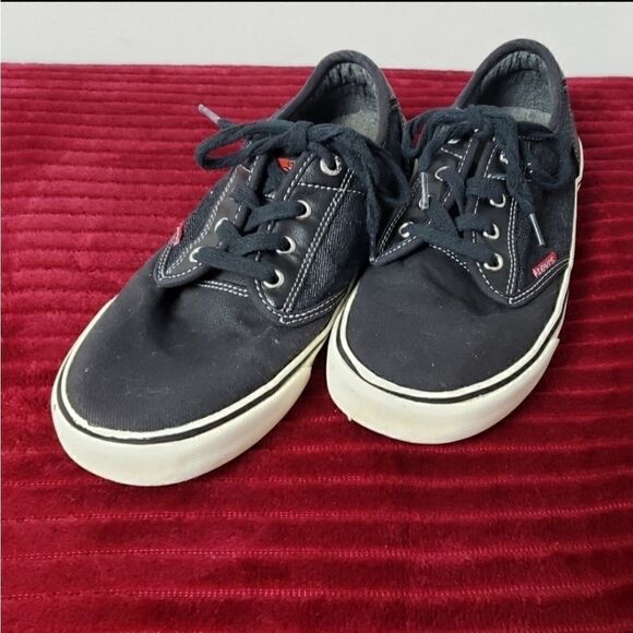 Levis Sneakers  - Picture 1 of 5